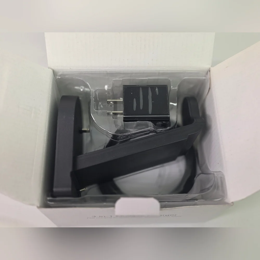 3-in-1 Multiple Phone Charger For Smart Phone, Earphone, And Watch NWT